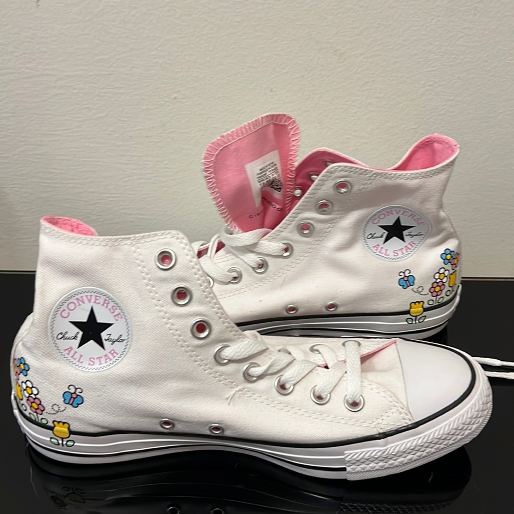 Brand New Unworn Hello Kitty Converse